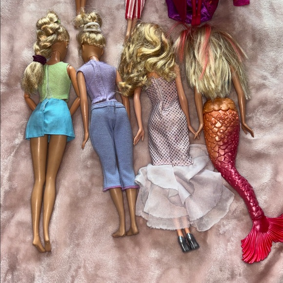 Assorted Barbies - Picture 6 of 6